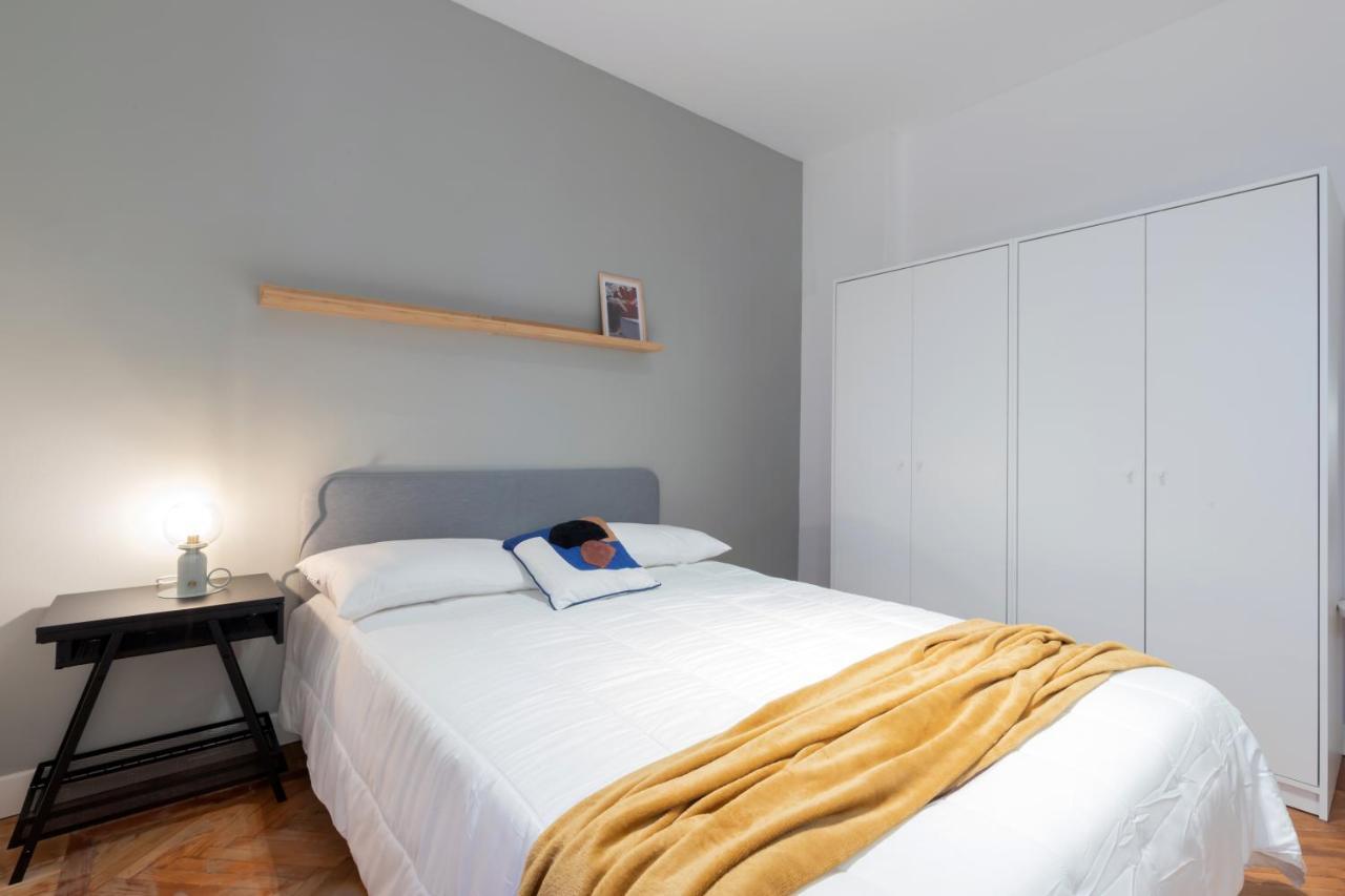 Top Living Apartments - Carducci Turin Bagian luar foto