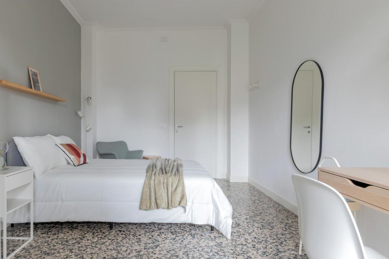 Top Living Apartments - Carducci Turin Bagian luar foto