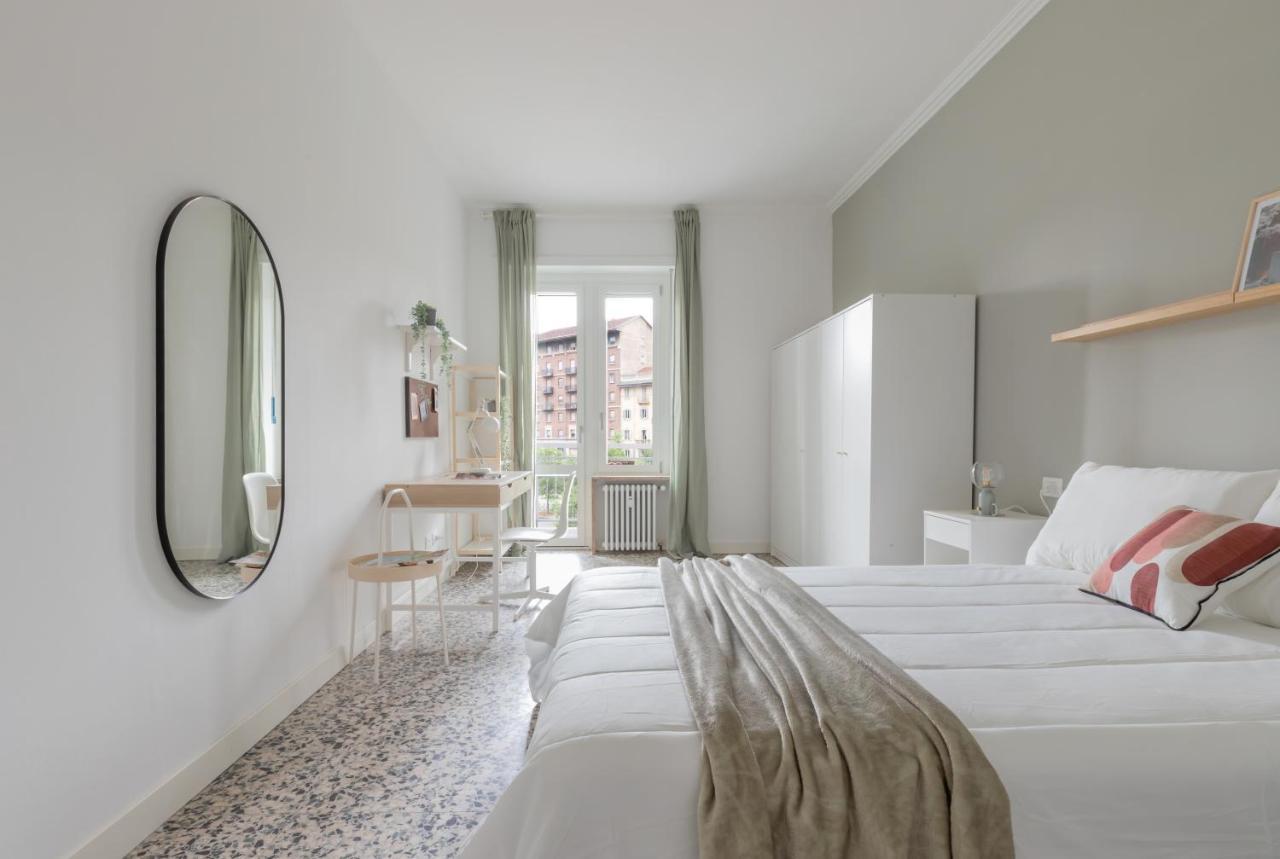 Top Living Apartments - Carducci Turin Bagian luar foto