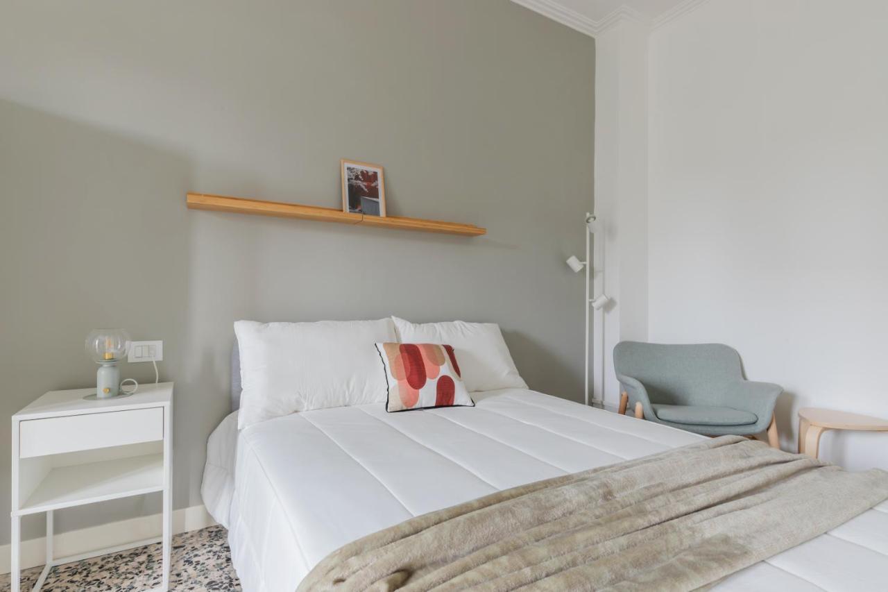 Top Living Apartments - Carducci Turin Bagian luar foto
